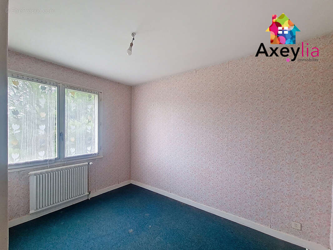 Maison à LA CLAYETTE