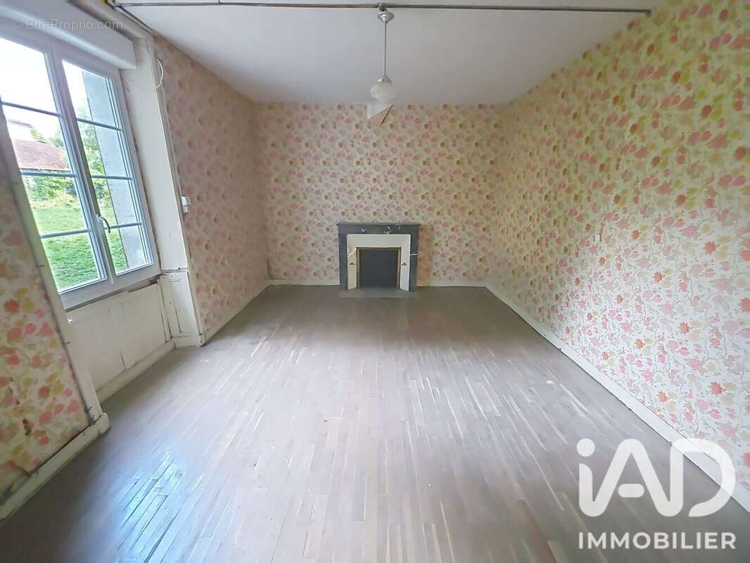 Maison 390 m² à Vervant  - photo 8