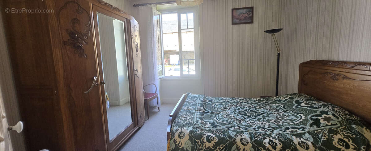 Maison à SAINT-JULIEN-LE-PELERIN