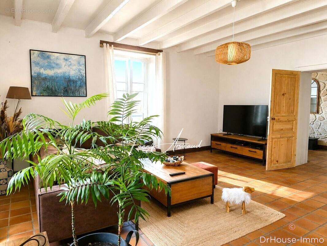 Maison 142 m² à Saint-Sigismond  - photo 3