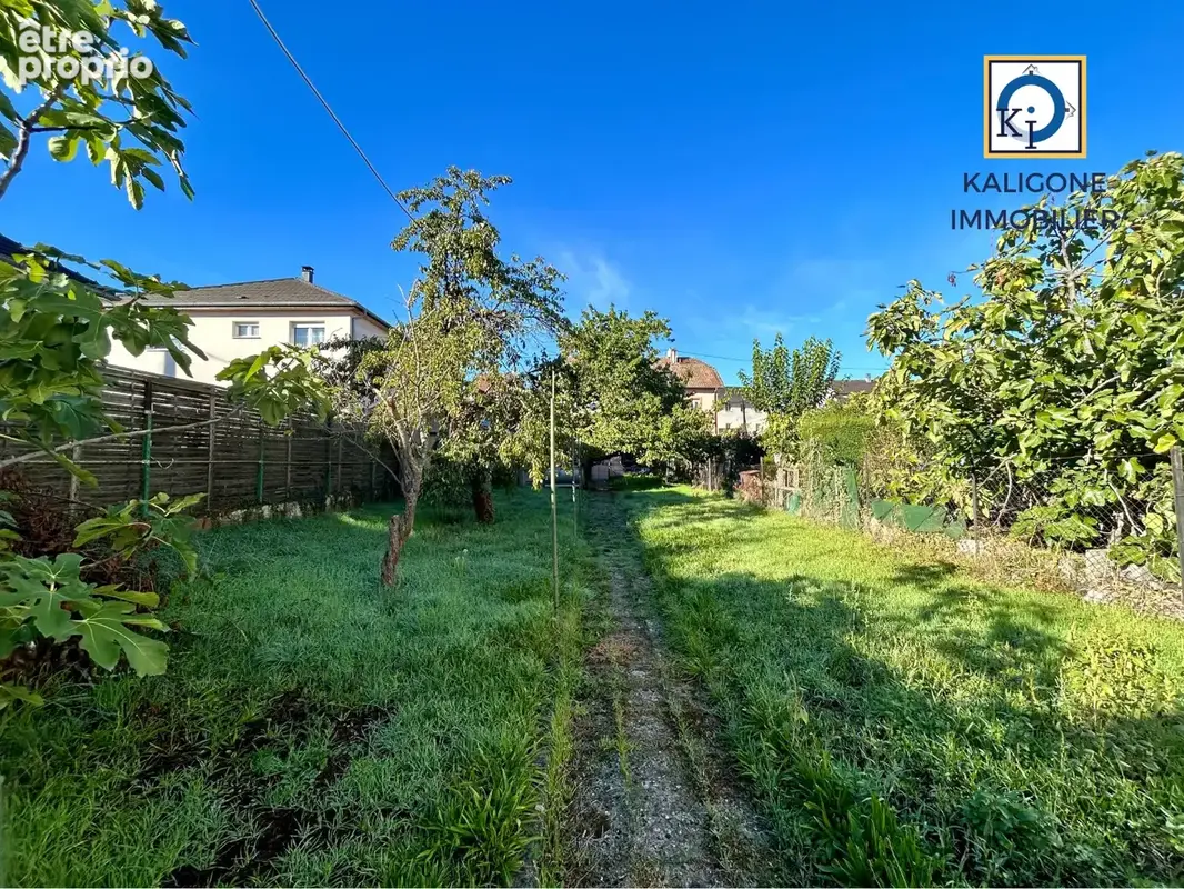 Maison mitoyenne 168 m2 sur 7,80 ares - photo 2