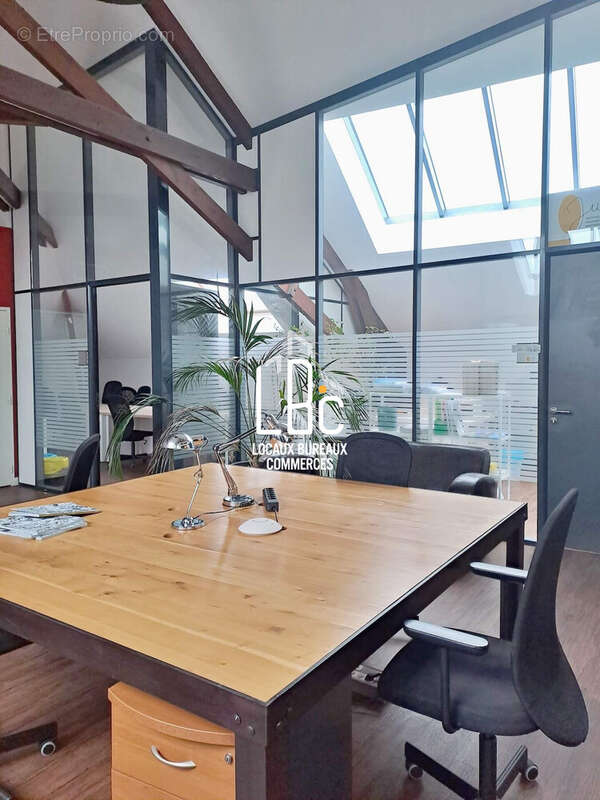 Commerce 652 m² à Nantes  - photo 2