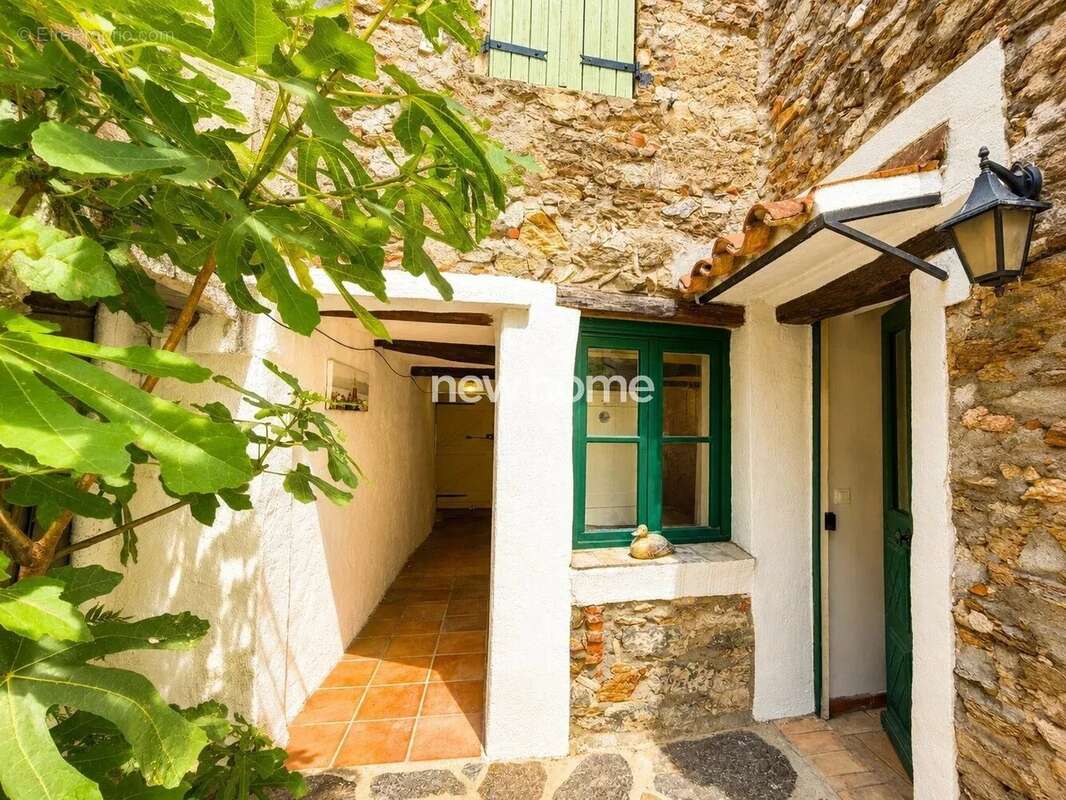 Authentique maison de village avec maison d'amis, patio et terrasse au cœur de La Garde-Freinet - photo 7