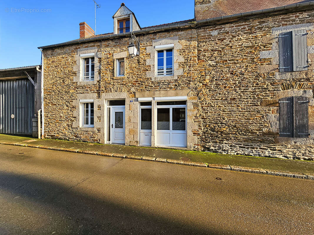 Maison à ANTRAIN