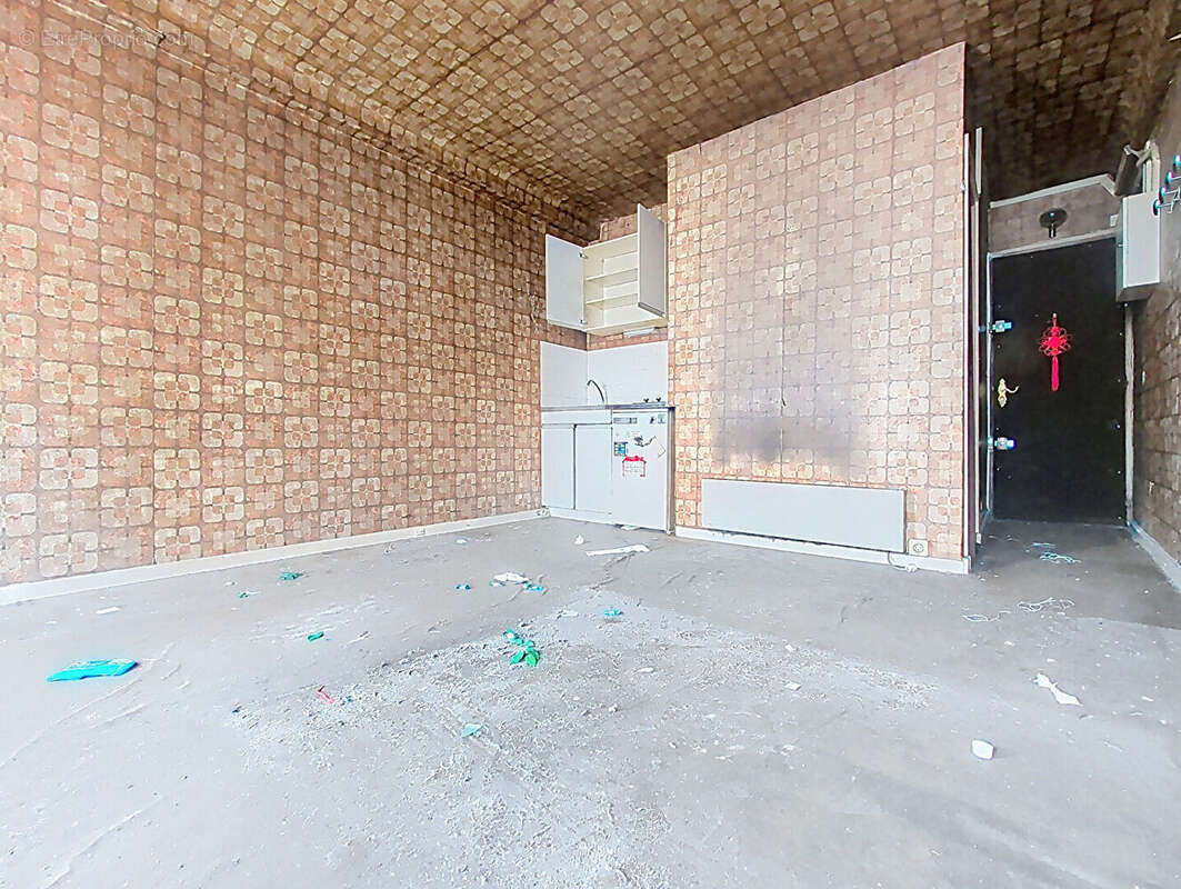 Paris 2eme Rue Saint-Denis -  Studio à fort potentiel à rénover - photo 4