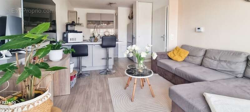 Appartement à CHANTELOUP-LES-VIGNES