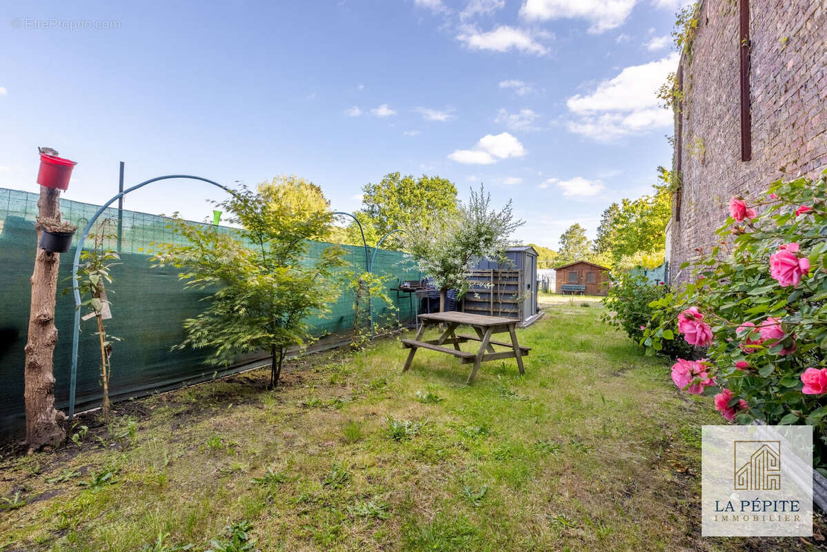 Maison familiale 131 m2 - 4 chambres - Jardin - DPE C - Saint-Amand-les-Eaux - photo 17