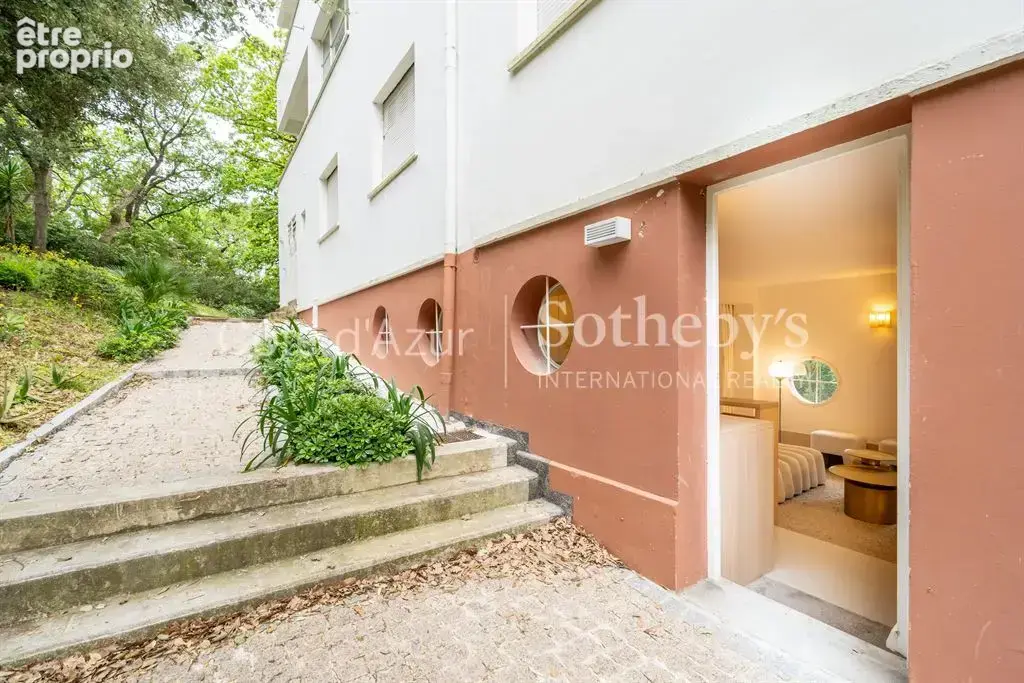 Saint Tropez, appartement 2 pièces rénové de 29,67 m² au Palais Latitude 43 - photo 2