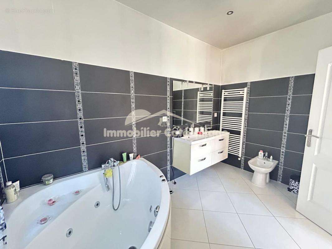 Maison à LA TRINITE