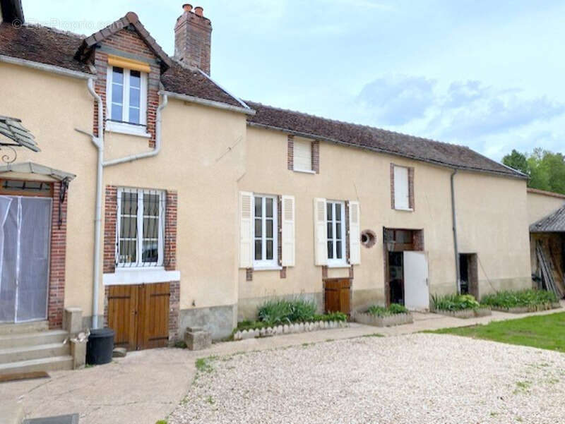 Maison à BUSSY-EN-OTHE