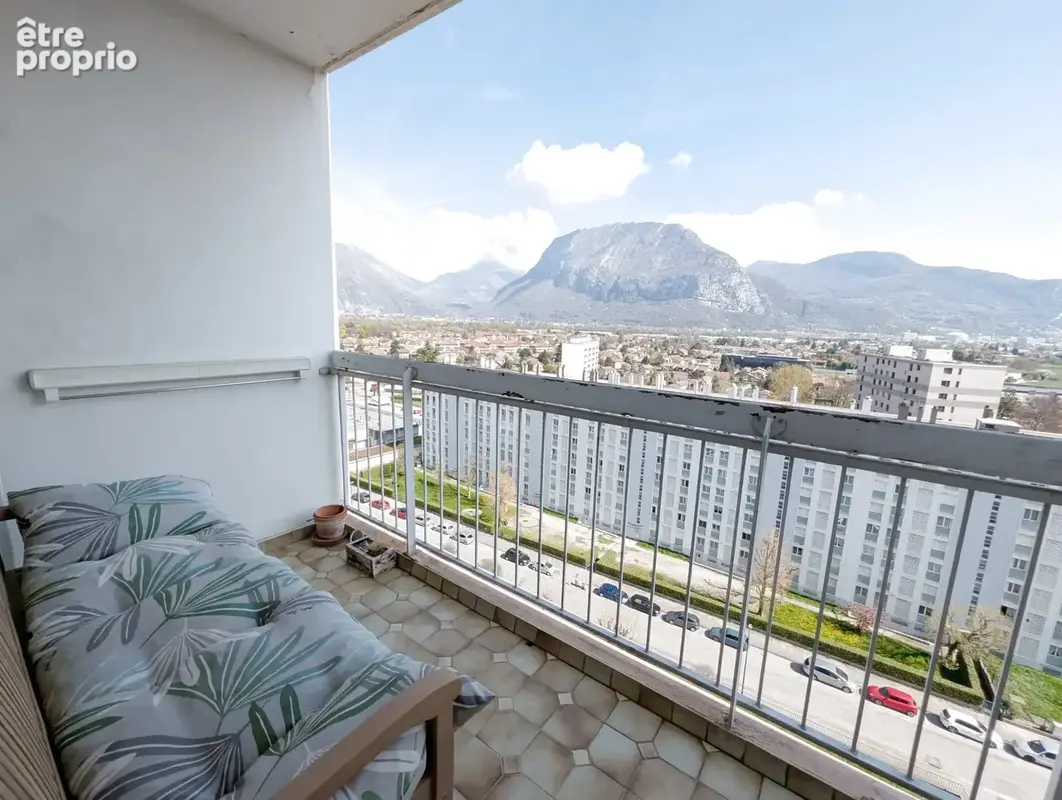 SASSENAGE -  Appartement T5 avec balcon et Vue - photo 3