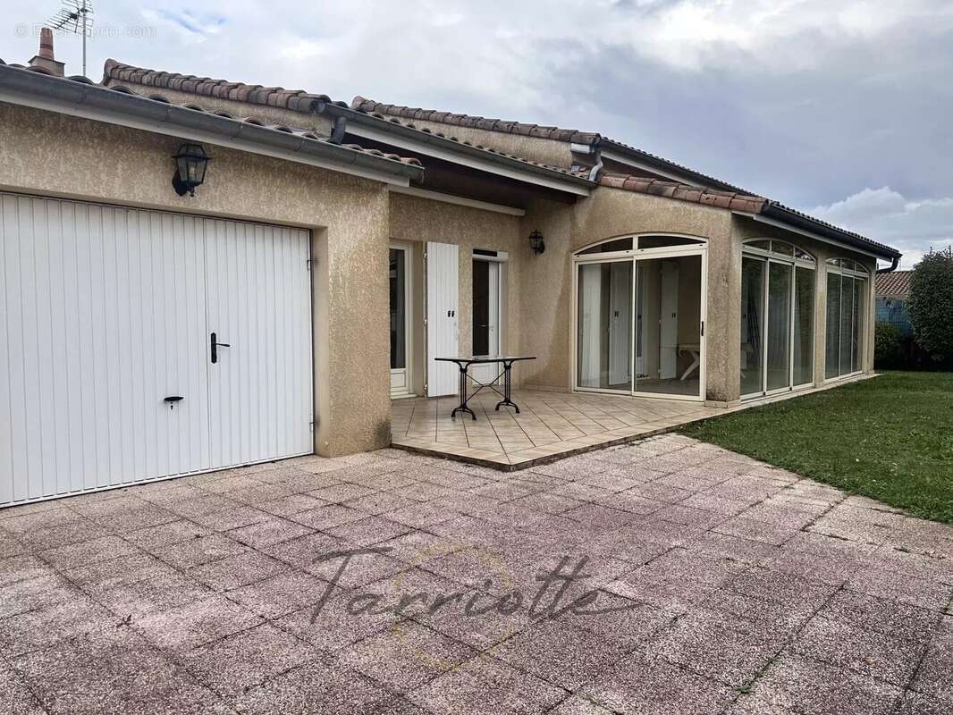 Maison à MONTELIMAR