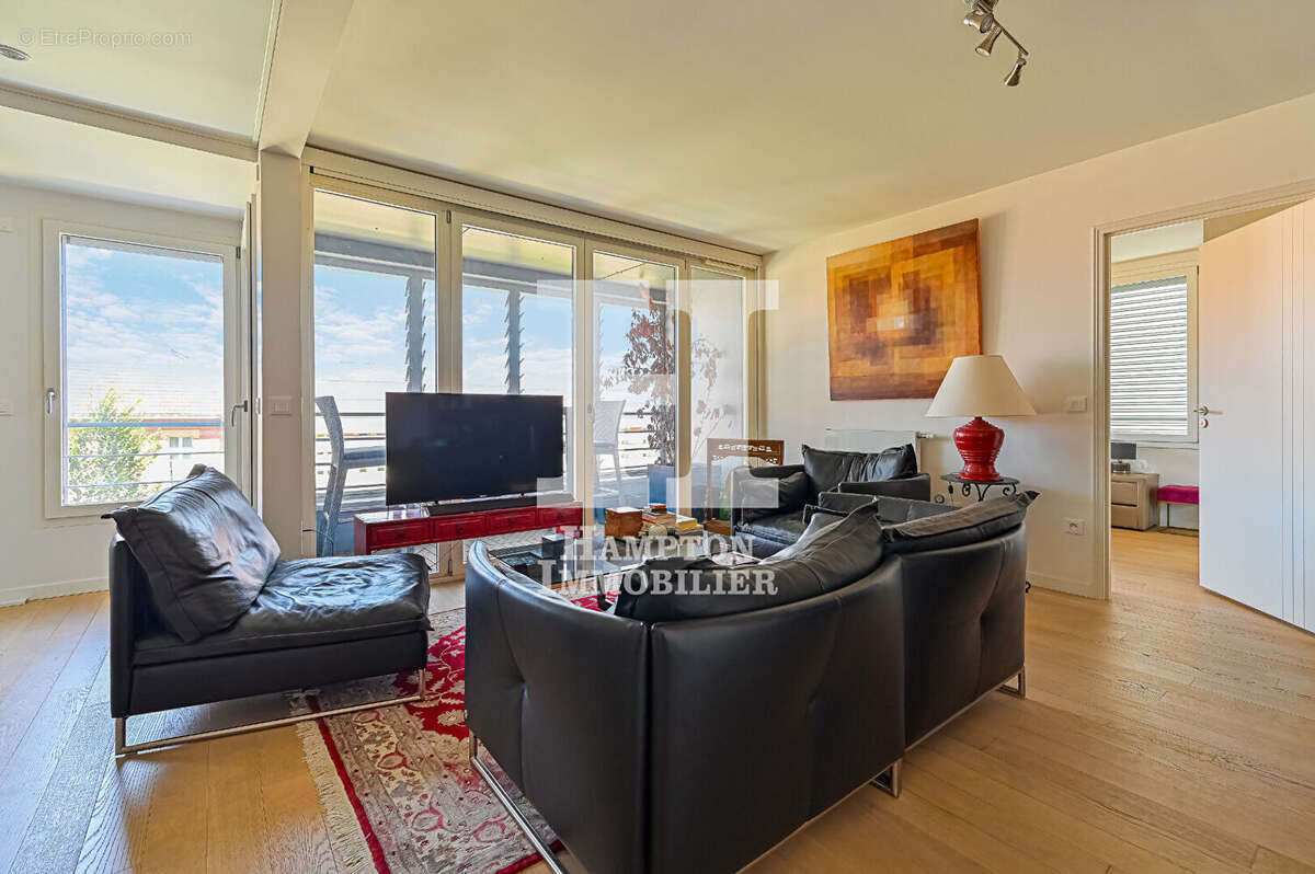 Appartement à PARIS-14E