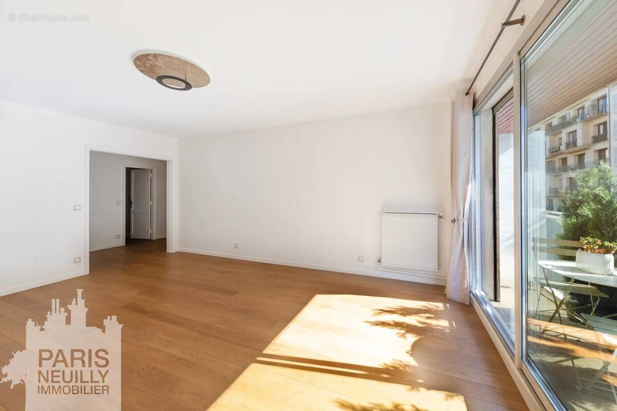 Appartement à PARIS-17E