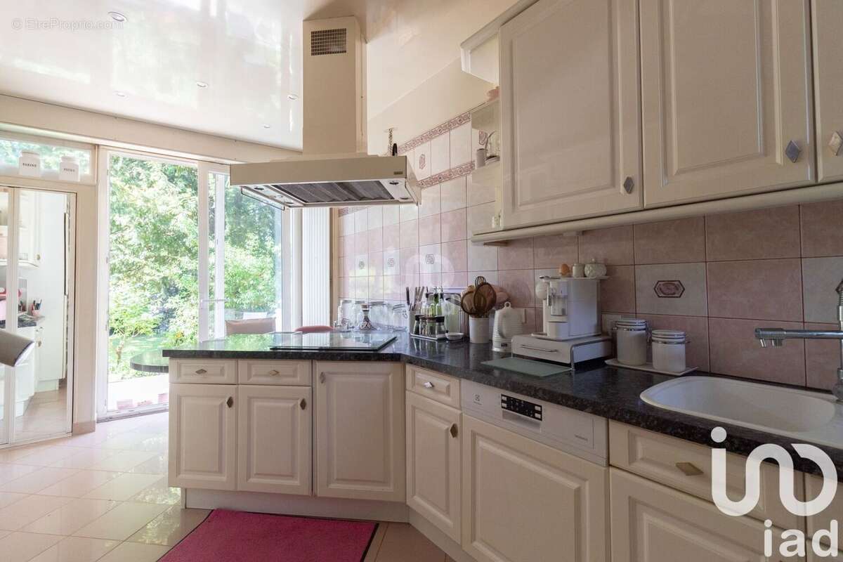 Photo 9 - Maison à LA CELLE-SAINT-CLOUD