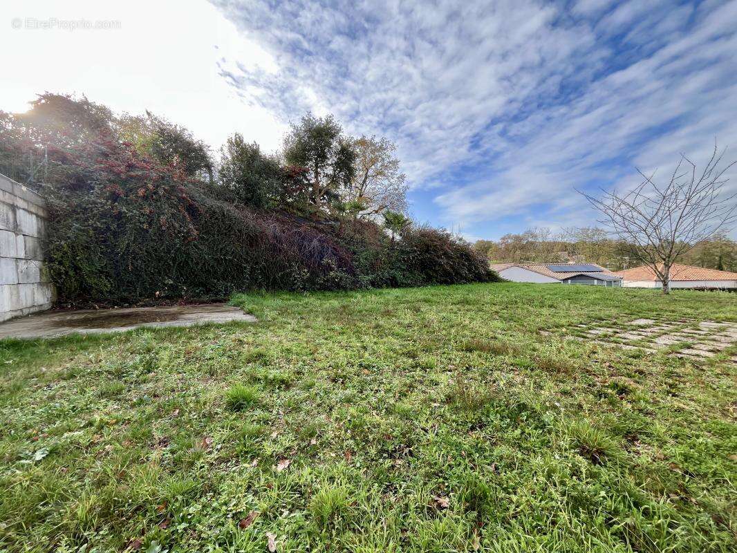 Maison à SAINT-MACAIRE-EN-MAUGES