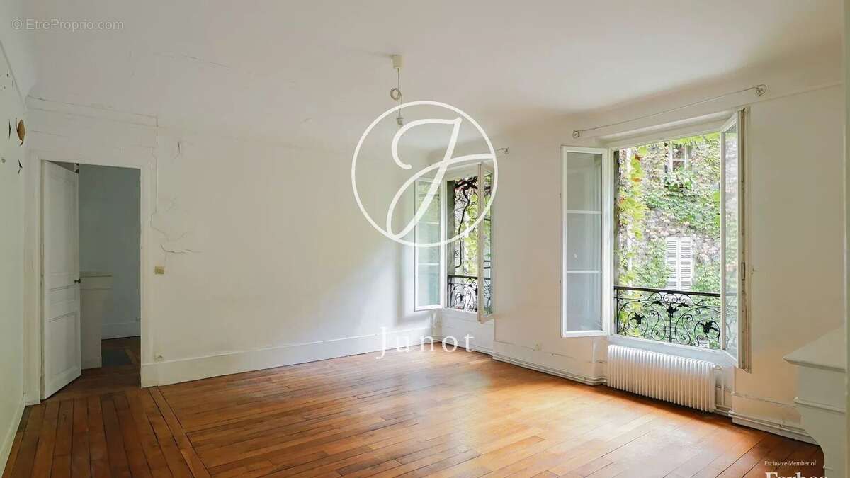 Appartement à PARIS-18E