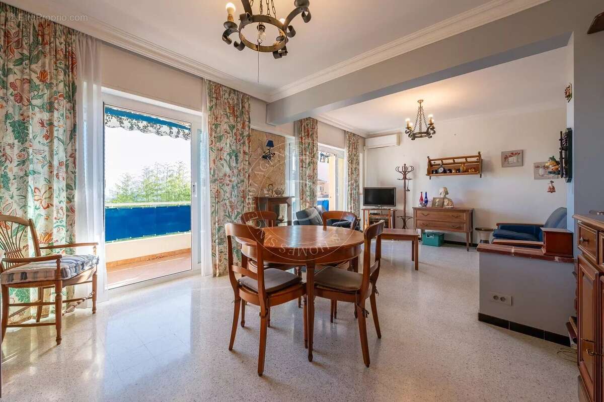 Appartement à BEAULIEU-SUR-MER