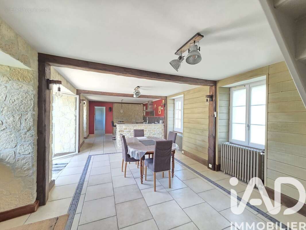 Maison 131 m² à Chabournay  - photo 4