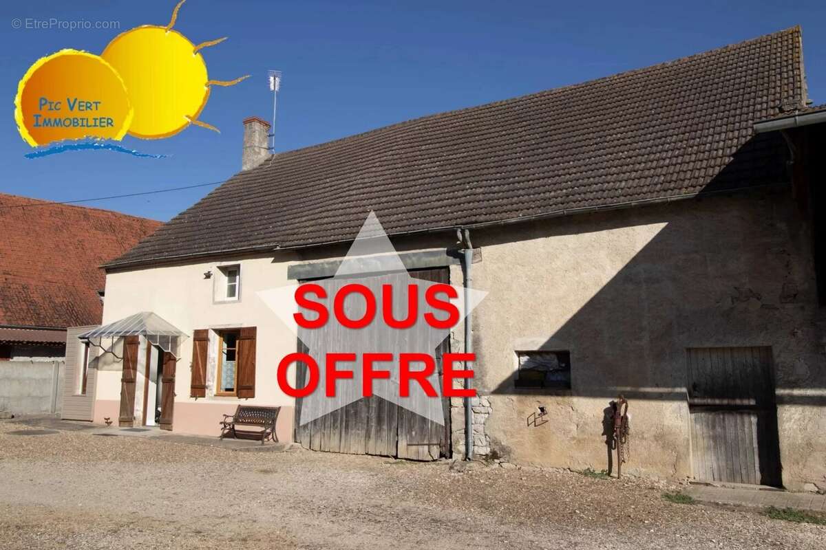 Maison à LES MAILLYS