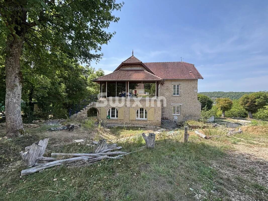 Maison à AVALLON