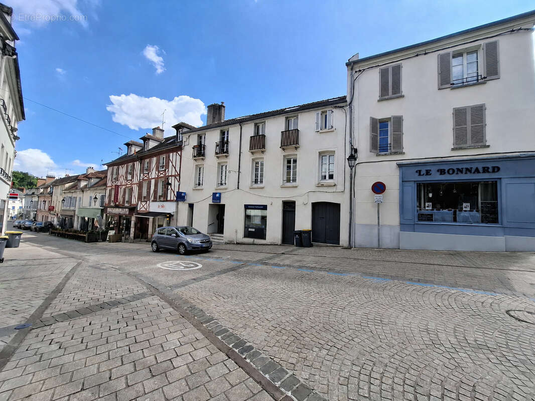 Appartement à JOUY-EN-JOSAS