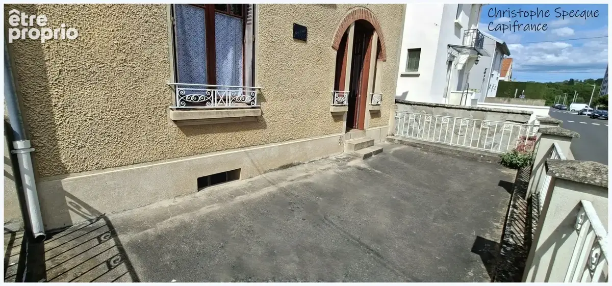 A vendre Élégante maison des années 1930 – Charme, volumes et jardin arboré VICHY (03) - photo 4