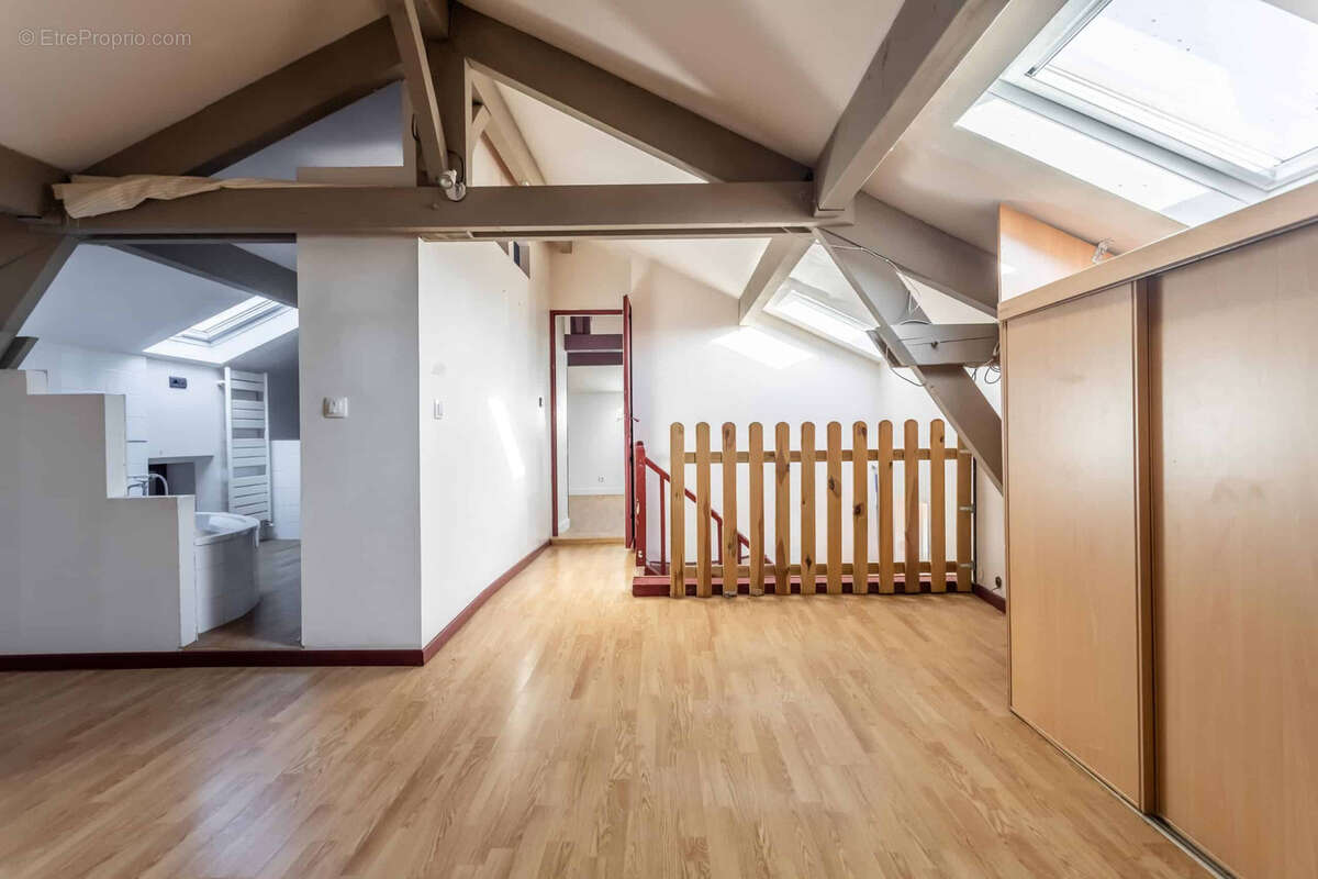 Village property - photo 16