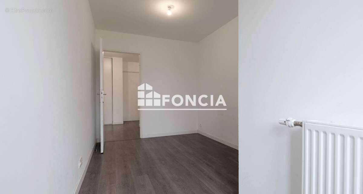 Appartement à SAINTE-GENEVIEVE-DES-BOIS