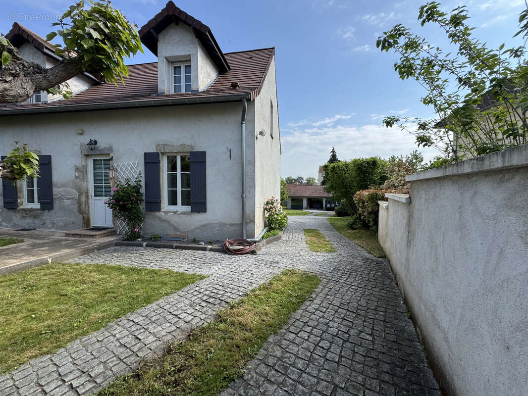 Maison à BELLERIVE-SUR-ALLIER
