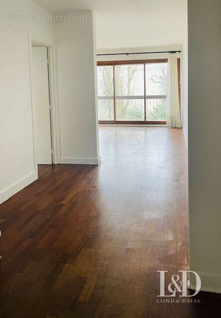 Entrée - Appartement à VILLE-D&#039;AVRAY