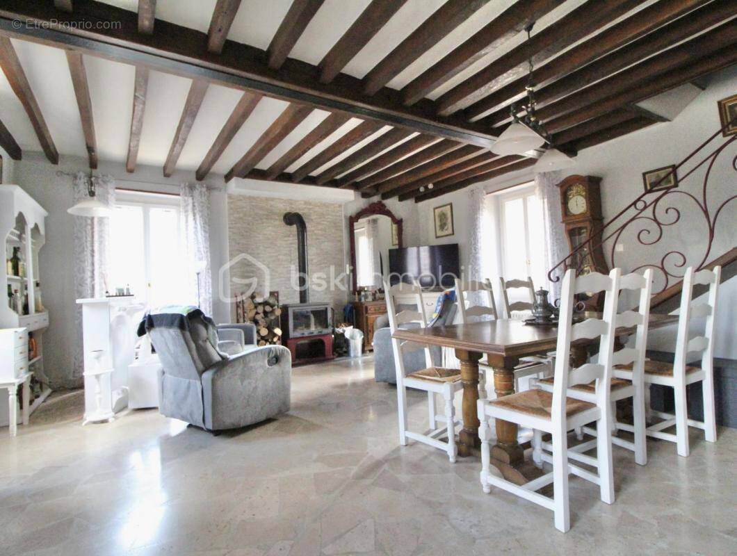 Maison à BUSSY-LE-REPOS
