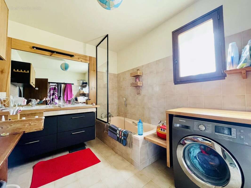 Maison à MIRABEL-AUX-BARONNIES