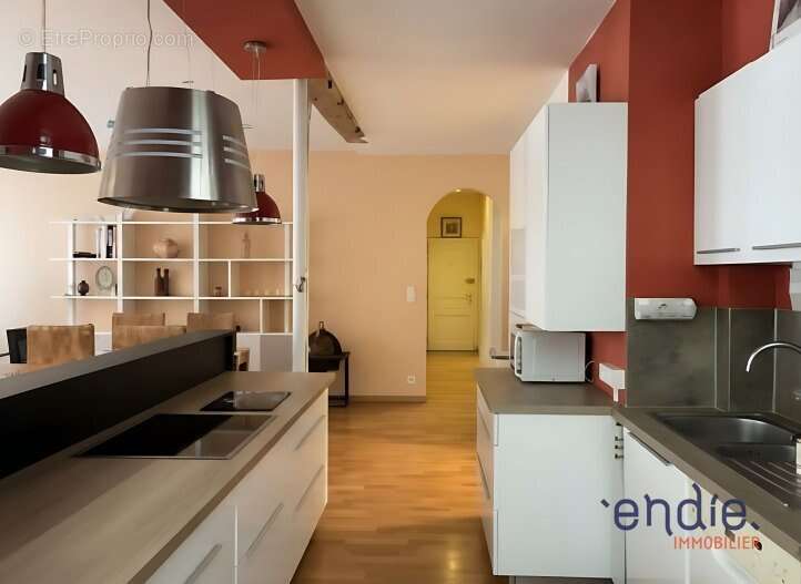 Appartement à EAUX-BONNES