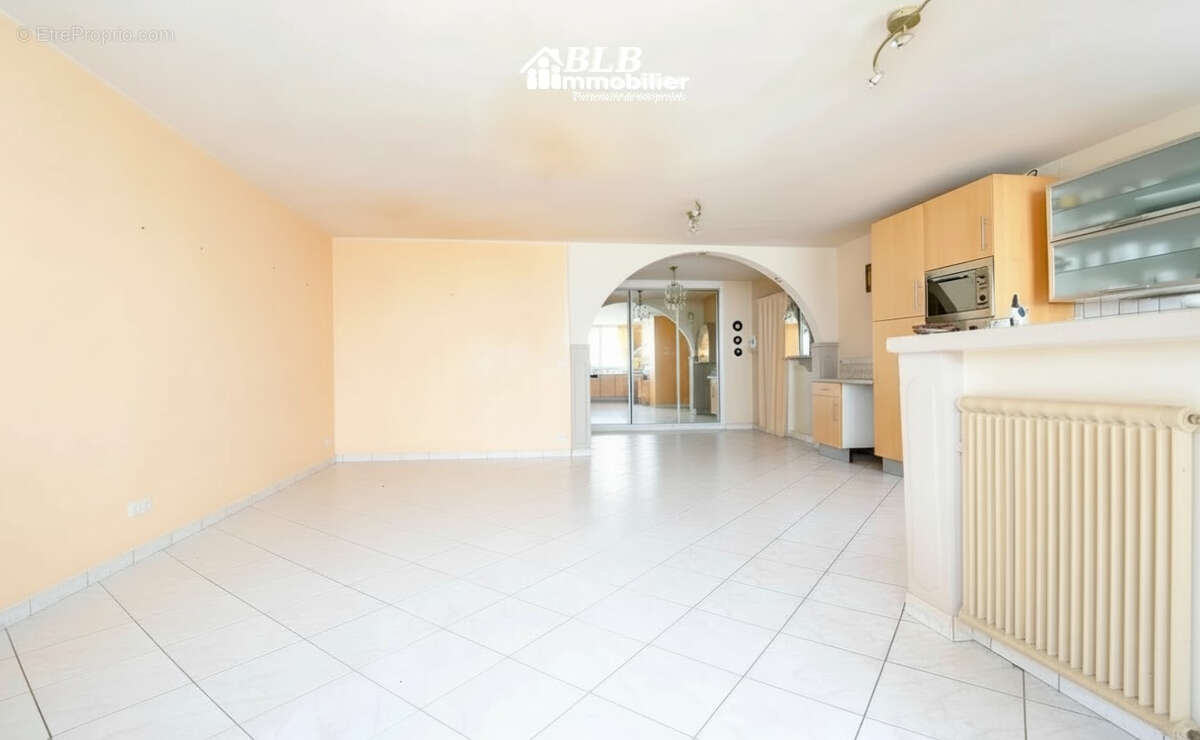Appartement à ELANCOURT