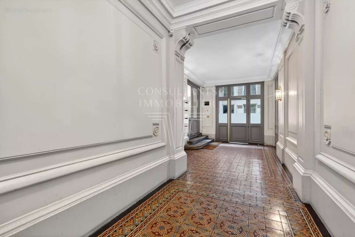Appartement à PARIS-17E