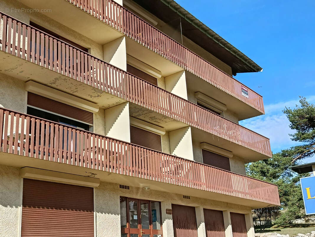 Appartement à GREOLIERES