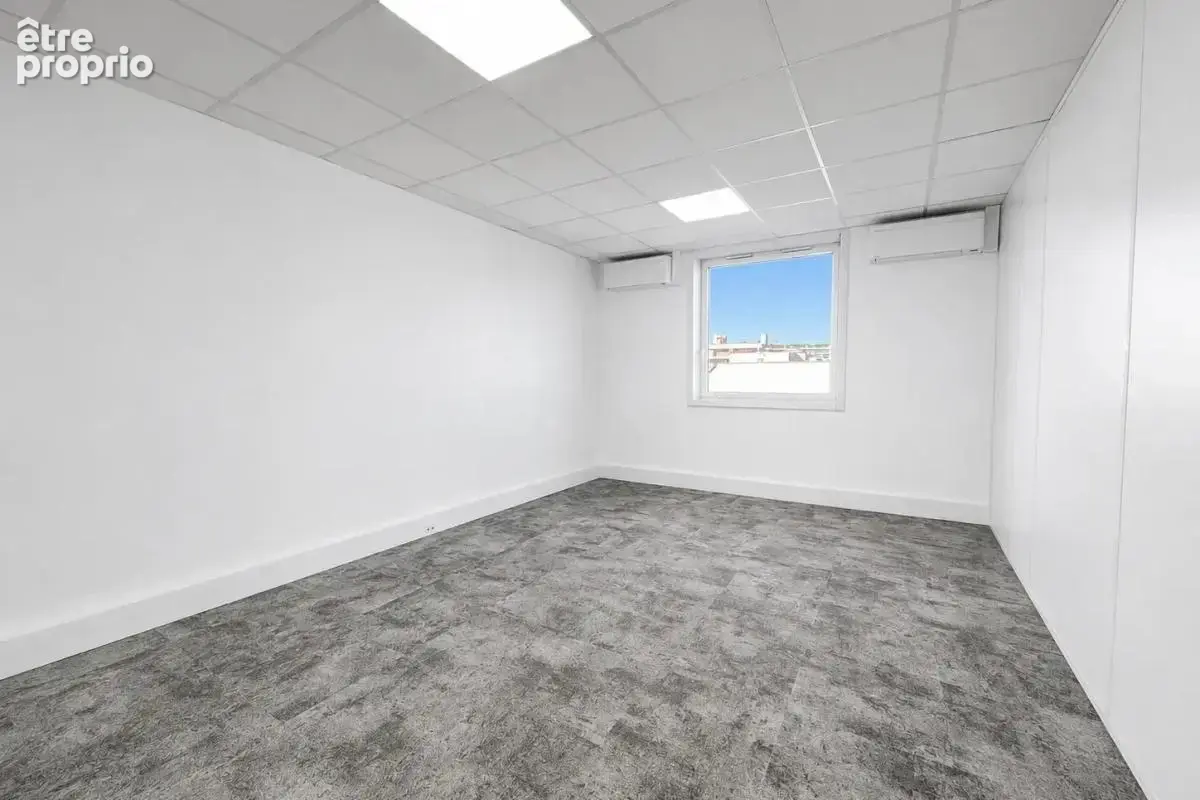 Bureaux à vendre à Boulogne Billancourt près des transports. En parfait état, flexibles et lumineux, climatisation - photo 8