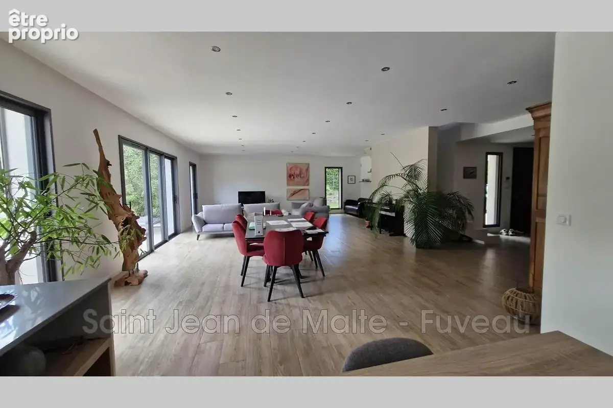 Maison 6 pièces 231 m² à vendre à Peynier (13790) - photo 6