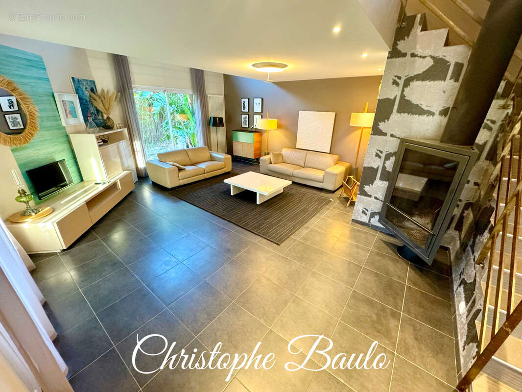 Maison à VILLENEUVE-LES-MAGUELONE