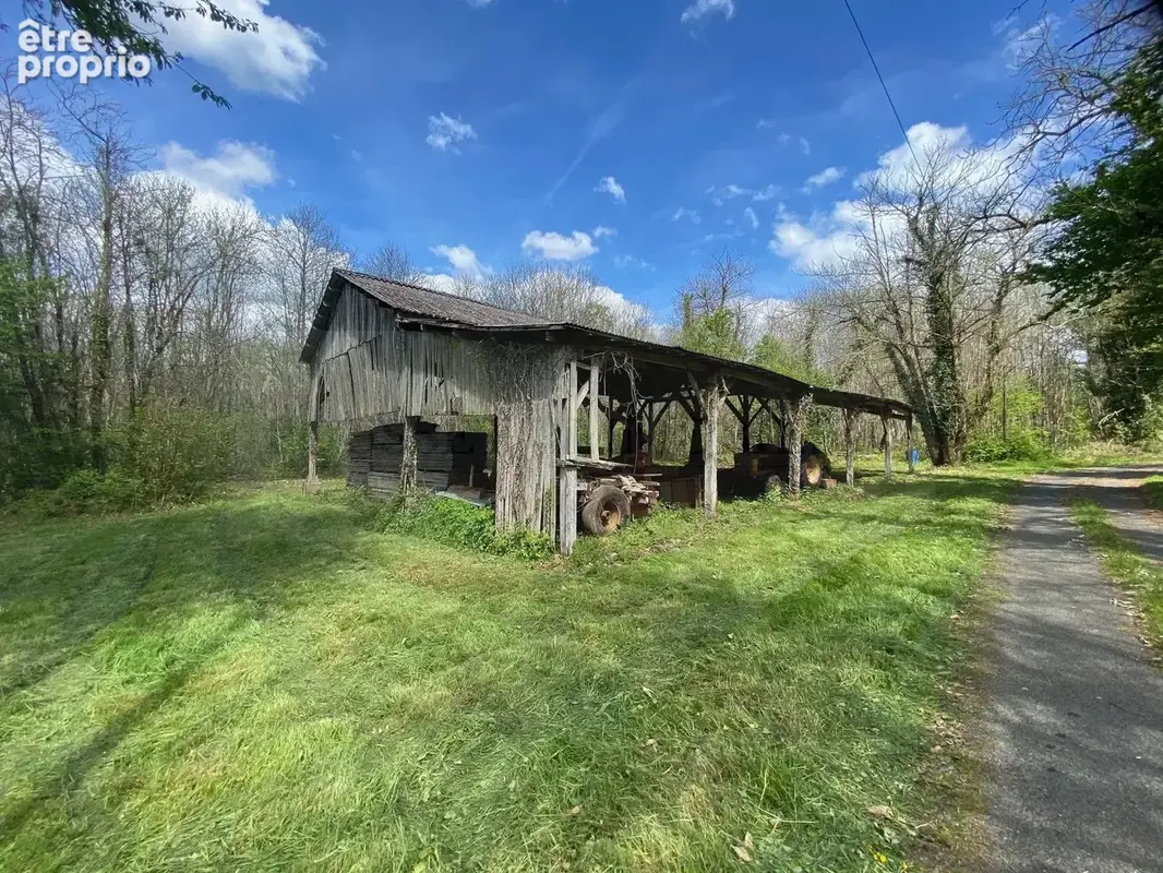 Joie propriété en pierre, comprenant une maison d’habitation, un appartement indépendant, une grande grange en pierre et dépenda - photo 3