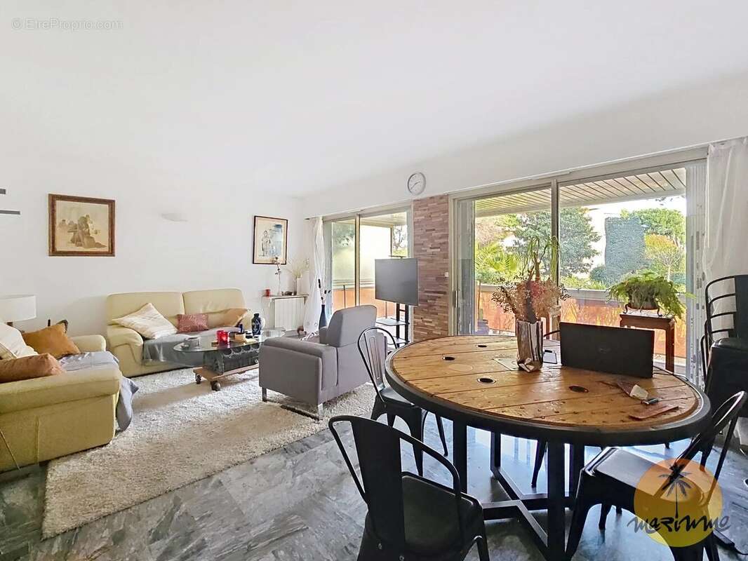 Appartement à SAINT-LAURENT-DU-VAR