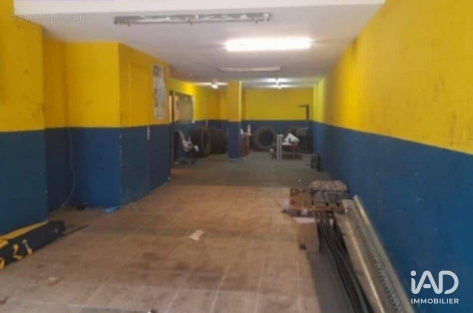 Photo 1 - Commerce à MEZY-SUR-SEINE