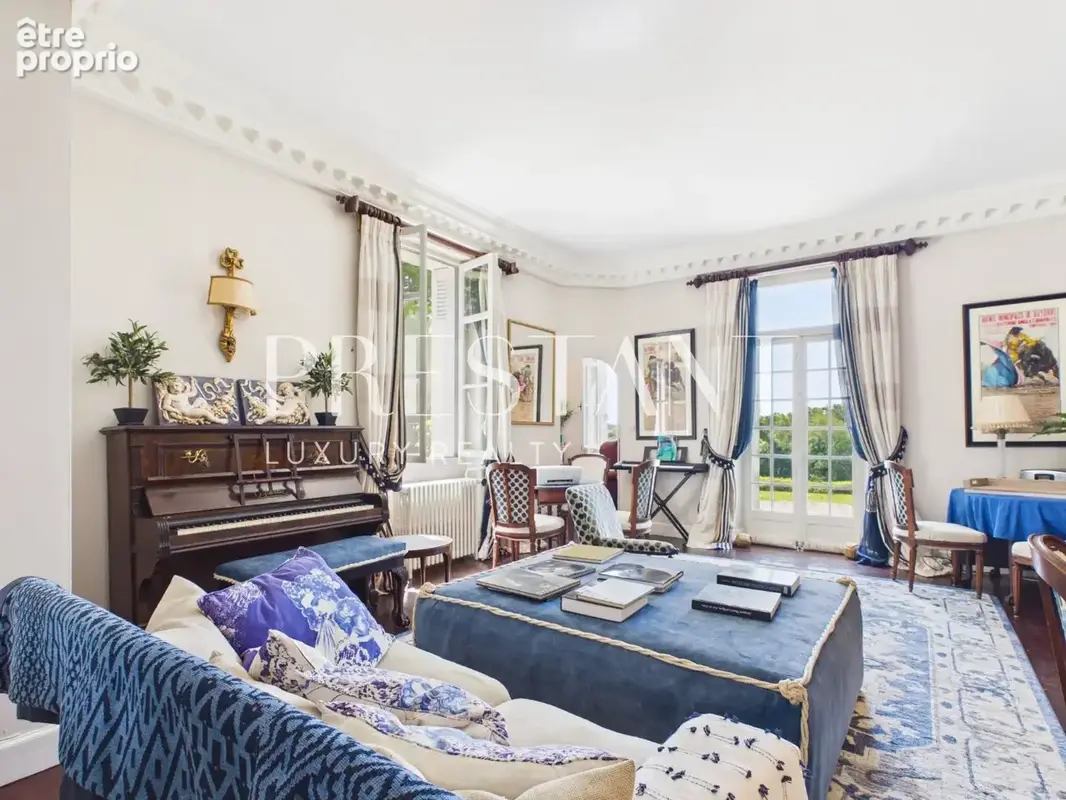 Château à vendre près de Bayonne- Demeure de caractère avec parc, piscine et tennis. - photo 4