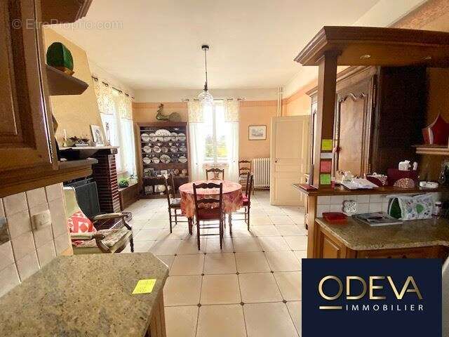 Maison à CONDE-SUR-VIRE