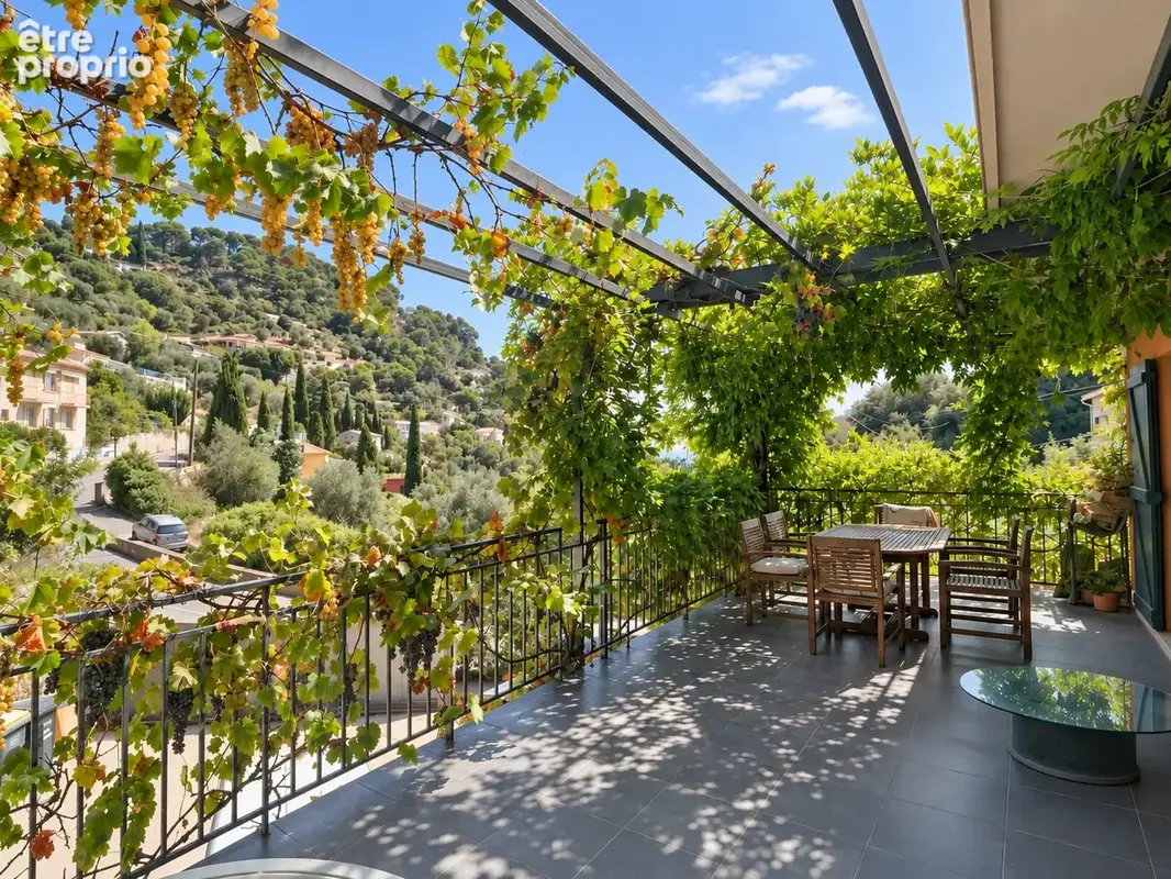 VILLEFRANCHE-SUR-MER - VIAGER OCCUPE - Villa d'exception 350m2 Terrain 1500 m2 - entre Nice et Monaco - photo 5