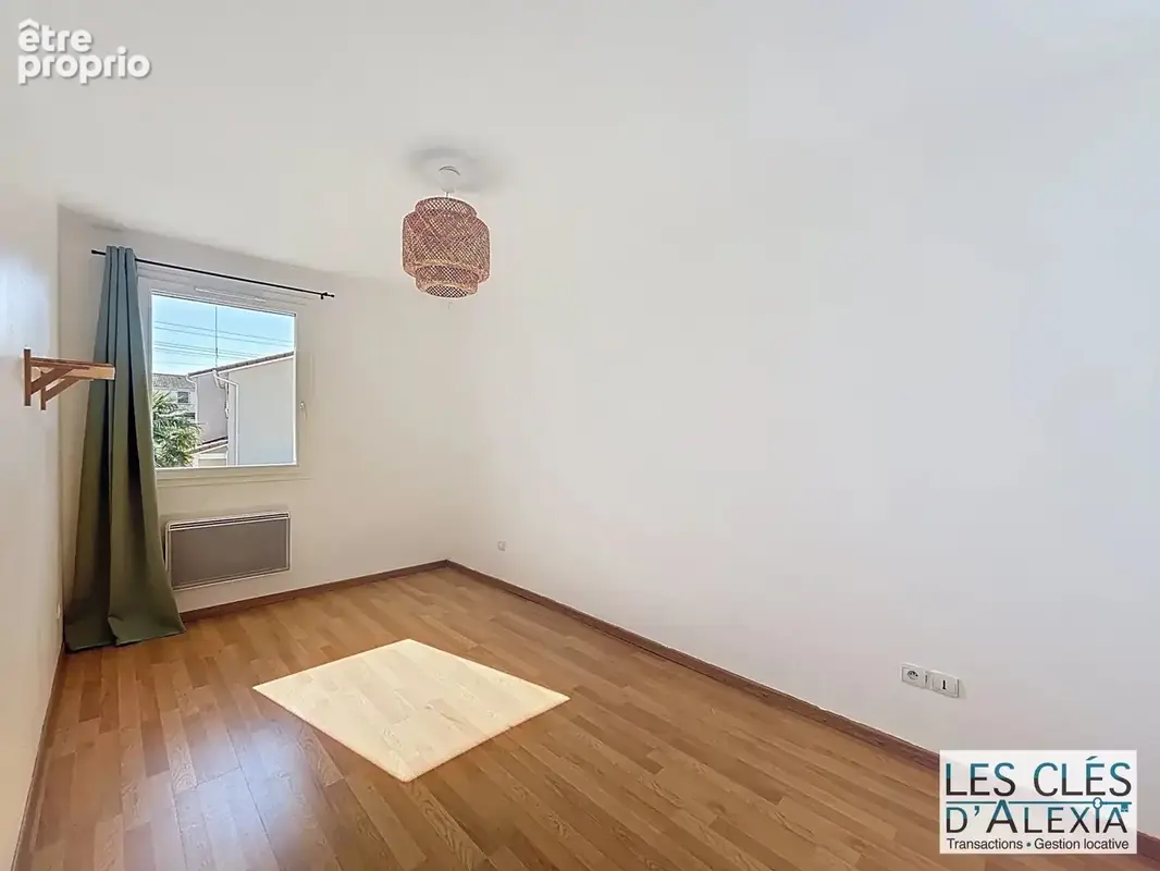 Laissez-vous séduire par cette charmante maison familiale, lumineuse et parfaitement entretenue ! - photo 16
