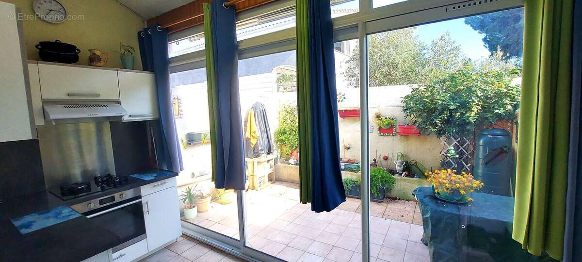 UNIQUEMENT chez Santoni, jolie maison de type T5 avec stationnement proche plage - photo 11