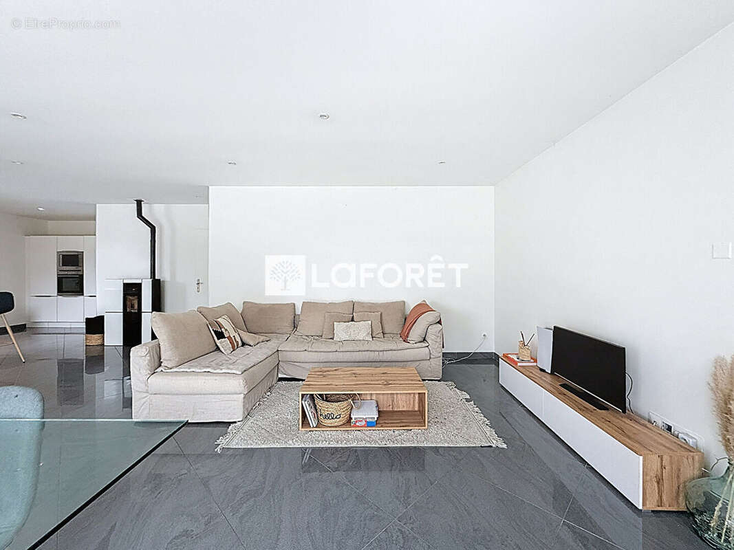 Maison à L&#039;ABERGEMENT-CLEMENCIAT