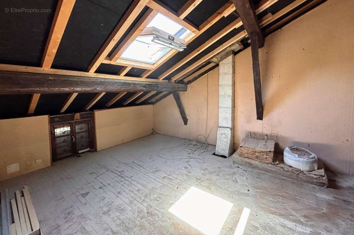  OPPORTUNITÉ À CONDOM – Maison de 130 m² avec jardin privé et double parking - photo 5